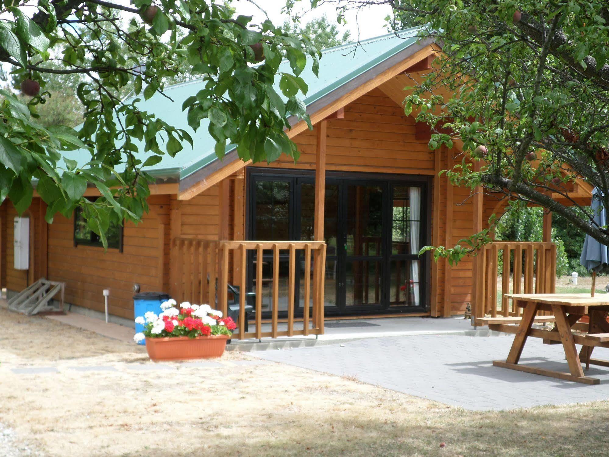Central Chalets Ltd Alexandra Ngoại thất bức ảnh