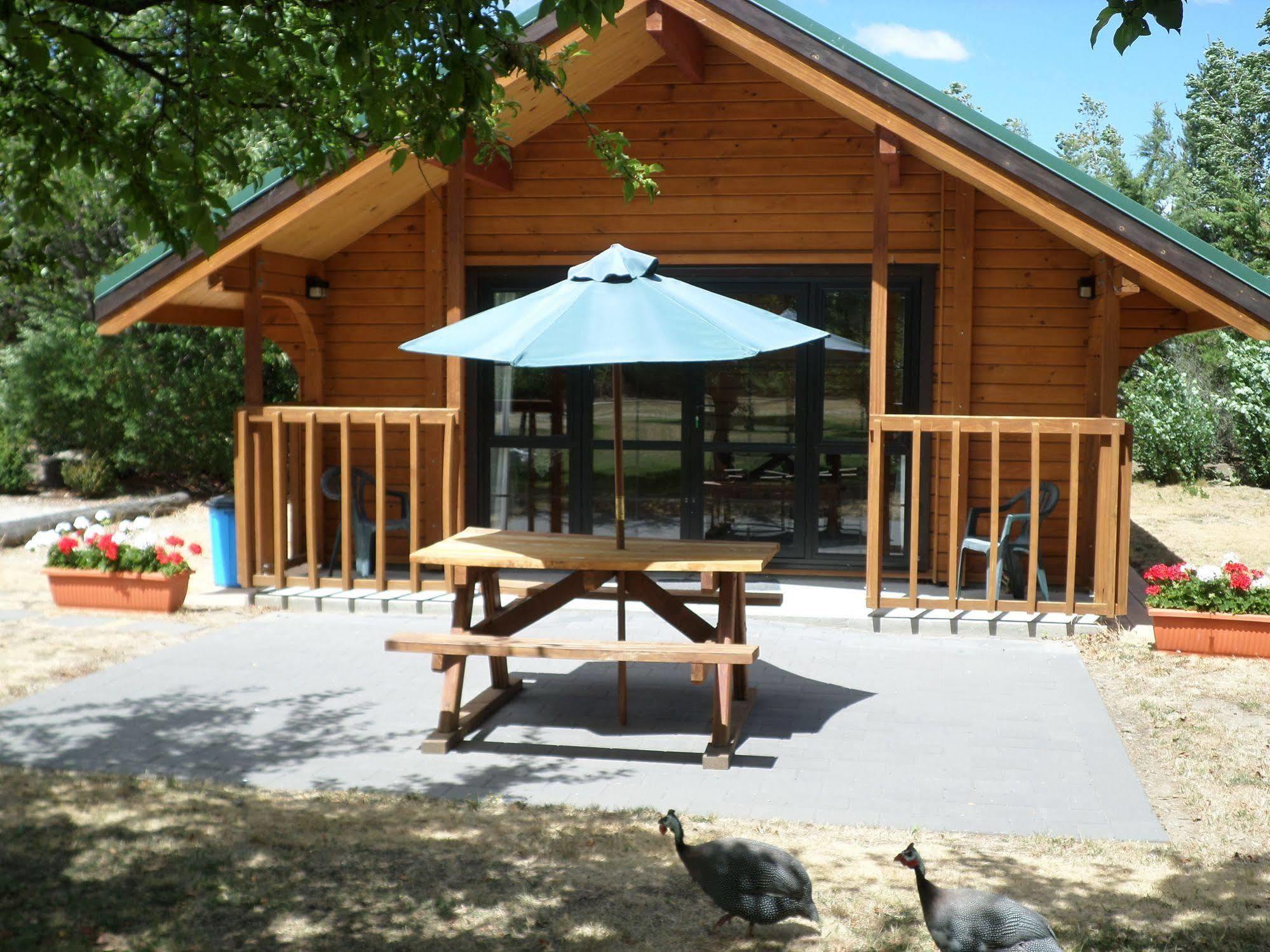 Central Chalets Ltd Alexandra Ngoại thất bức ảnh